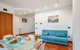 Bari Waterfront Apartment